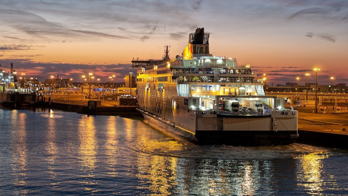 Chaos in Englands Häfen: P&O feuert auf einen Schlag 800 Mitarbeiter - Ankerherz Verlag