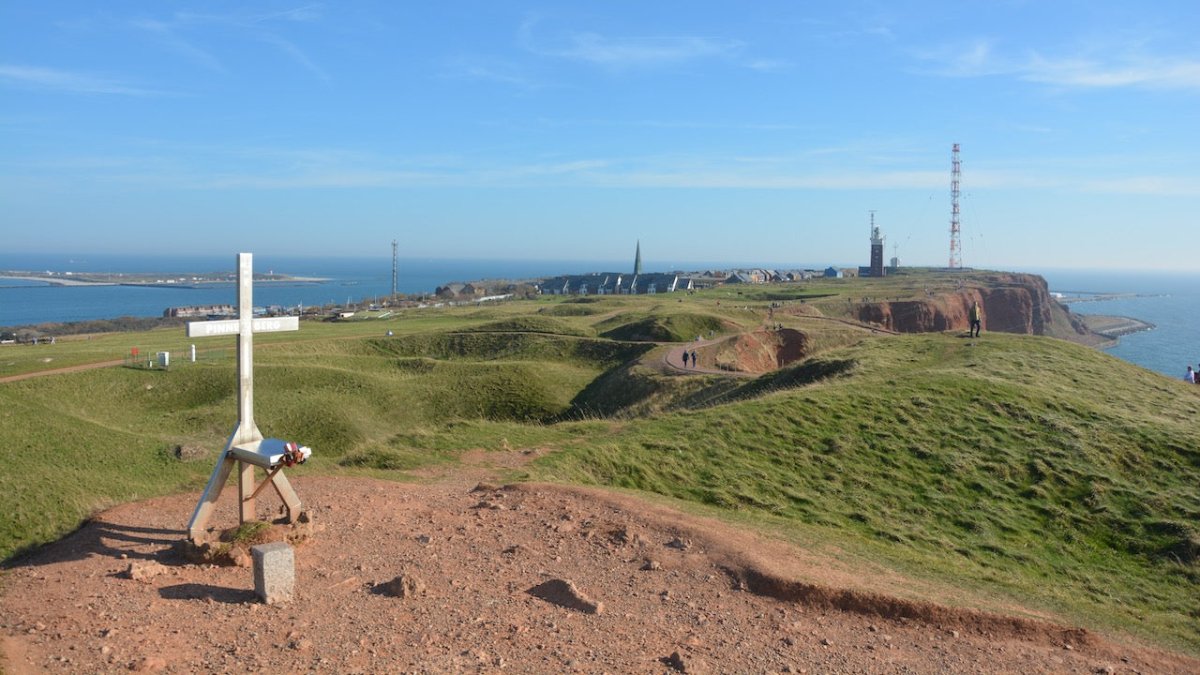 Das Gipfelkreuz in der Nordsee: Auf dem Pinneberg von Helgoland - Ankerherz Verlag