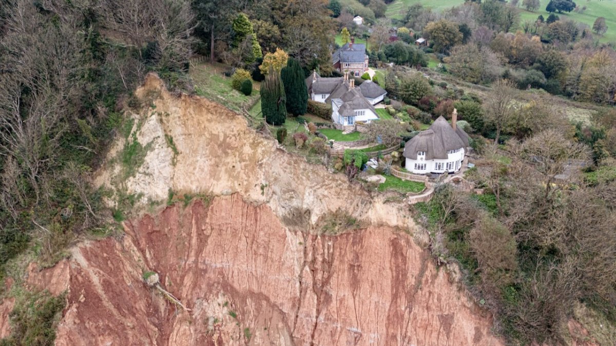 England: 120 Meter hohe Klippe bricht ab – Cottage am Abgrund - Ankerherz Verlag