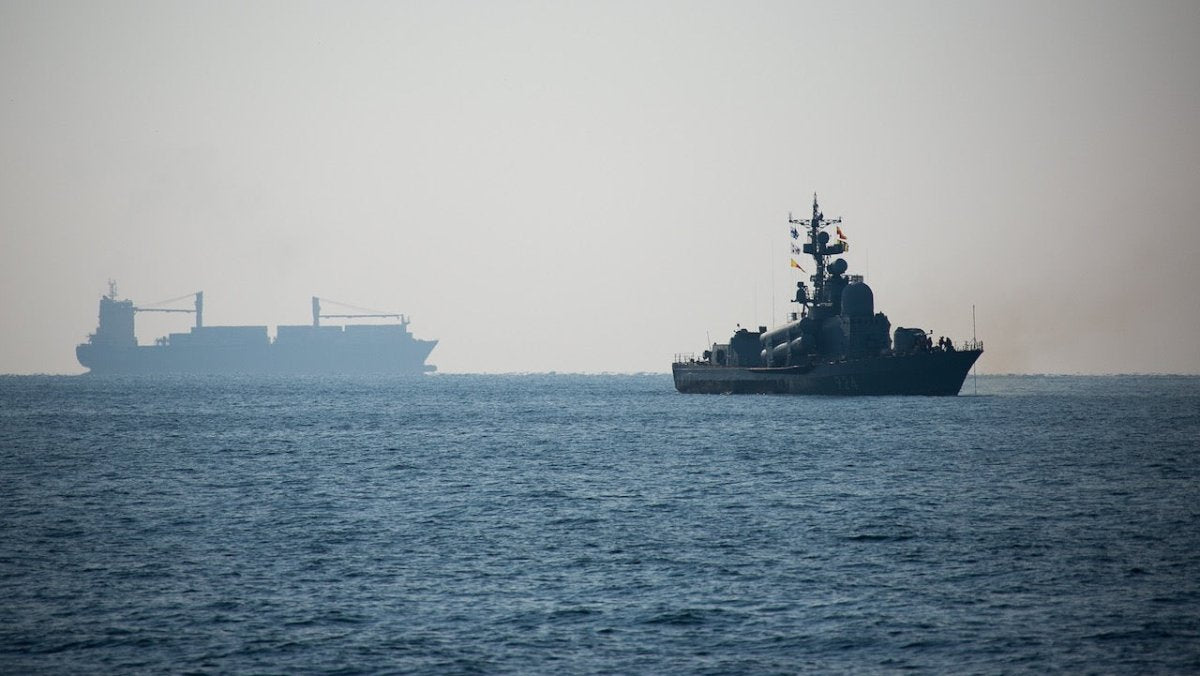 Estnischer Frachter sinkt nach Explosion vor Hafen von Odessa - Ankerherz Verlag