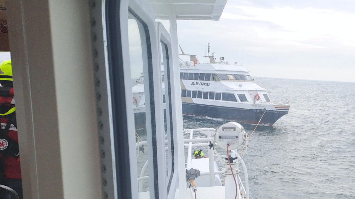Fahrgastschiff brennt vor Amrum: Seenotretter evakuieren 35 Passagiere - Ankerherz Verlag
