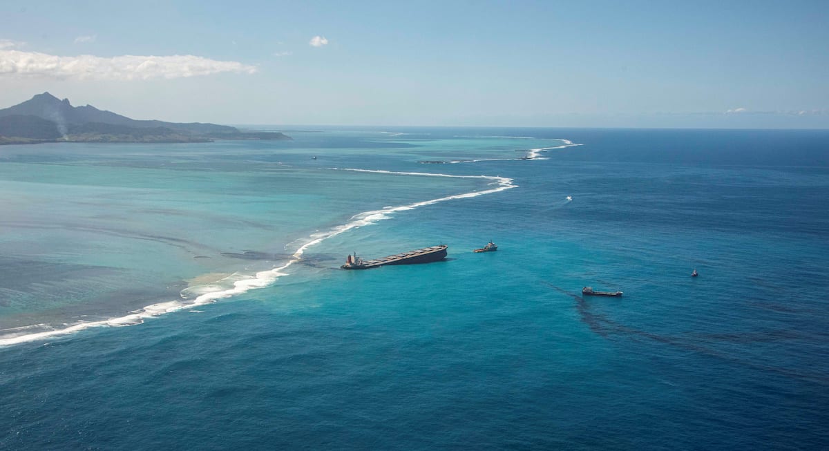 Mauritius: Kapitän nach Schiffskatastrophe zu Haftstrafe verurteilt - Ankerherz Verlag