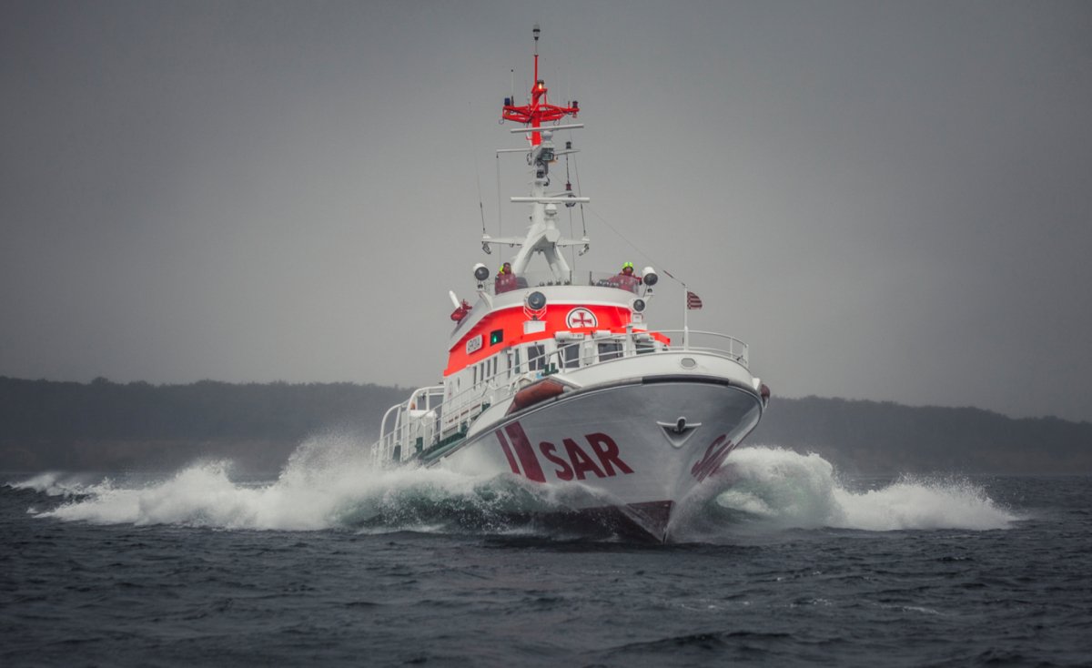 Mit dem Jetski in Not: Mann treibt 20 Stunden lang auf der Ostsee - Ankerherz Verlag