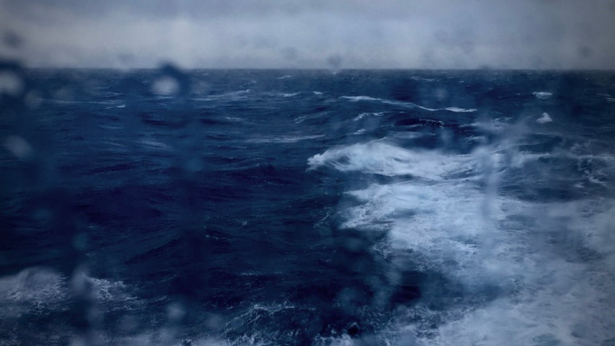 Monsterwelle trifft Kreuzfahrtschiff Maud im Nordseesturm - Ankerherz Verlag