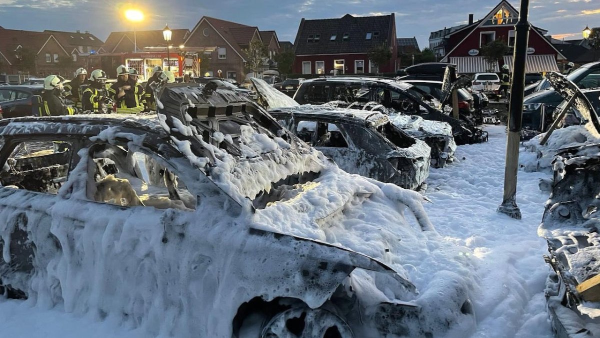 Polizei über brennende Autos auf Borkum: Es war Brandstiftung - Ankerherz Verlag