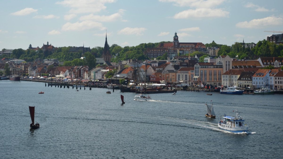 Steigende Corona-Zahlen: Flensburg verhängt nächtliche Ausgangssperre - Ankerherz Verlag
