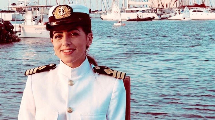 Suezkanal: Hetzkampagne gibt Ägyptens erster Kapitänin Schuld an Havarie - Ankerherz Verlag