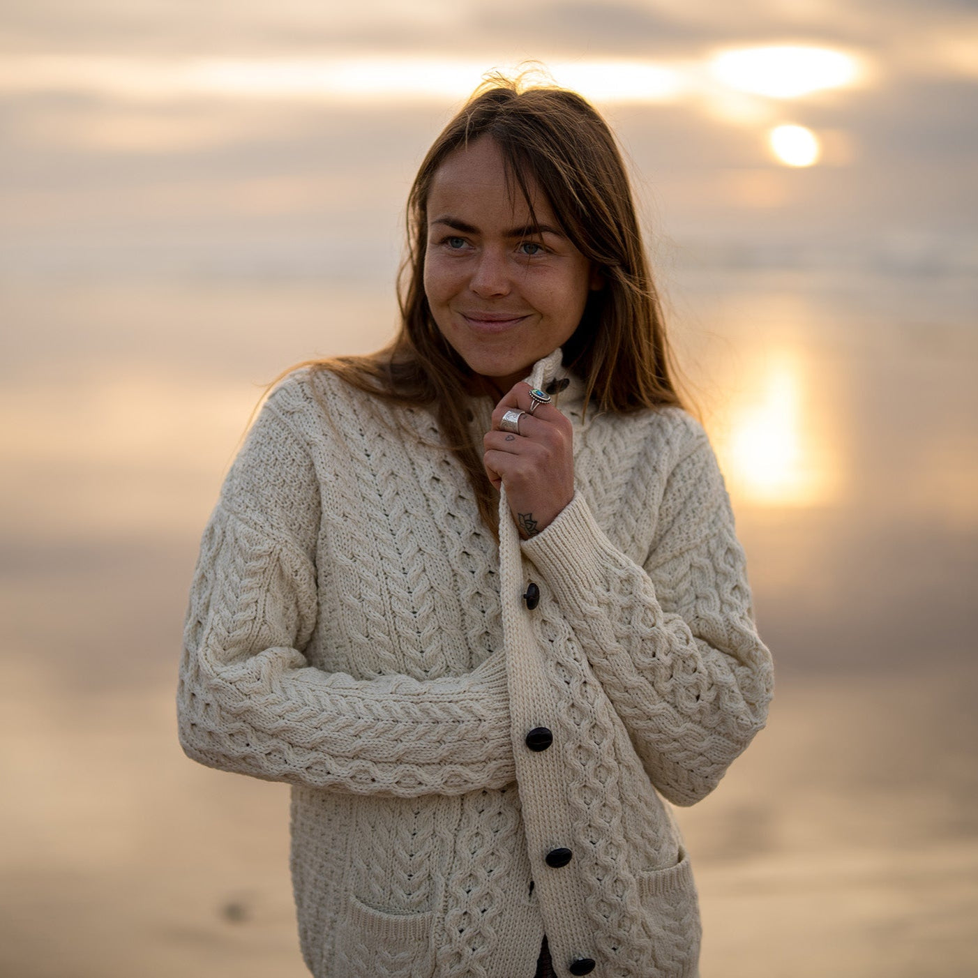 Breaffy Aran Strickjacke für Damen, Oat | ankelinerherz.com