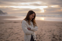 Breaffy Aran Strickjacke für Damen, Oat | ankelinerherz.com